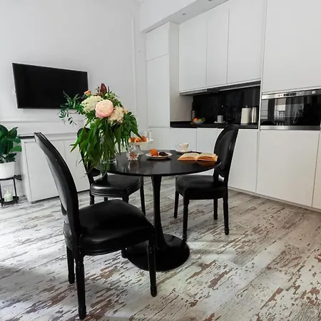 Apartment La Luna In Old Town Of