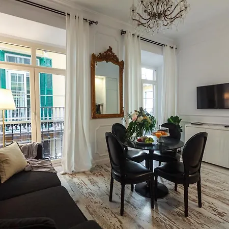 Apartment La Luna In Old Town Of