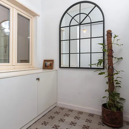 Apartment La Luna In Old Town Of